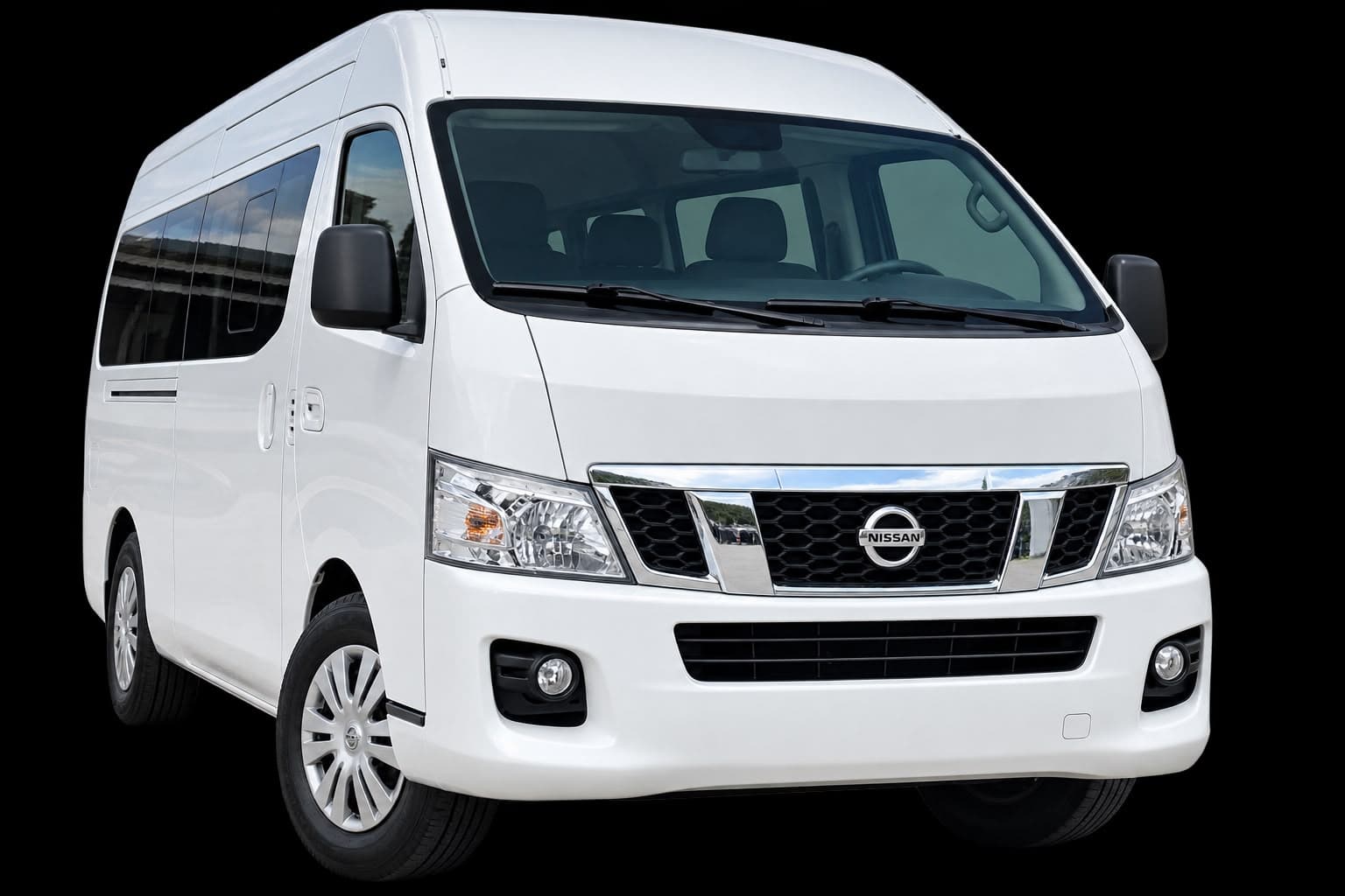 NISSAN URVAN en renta en Cancún y Riviera Maya